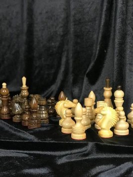 A set of large wooden chess pieces, art. 809425