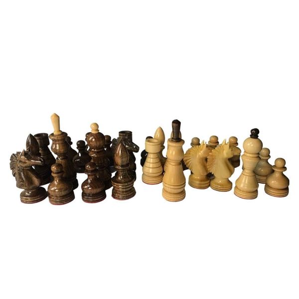 A set of large wooden chess pieces, art. 809425