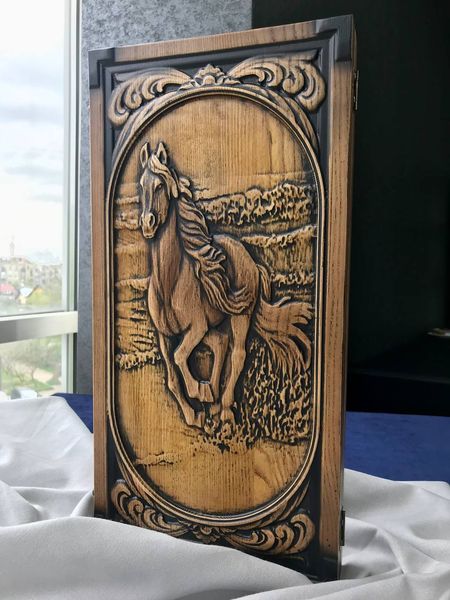 Drewniany tryktrak "Koń", 46×23×3 cm, art.190180, Brązowy
